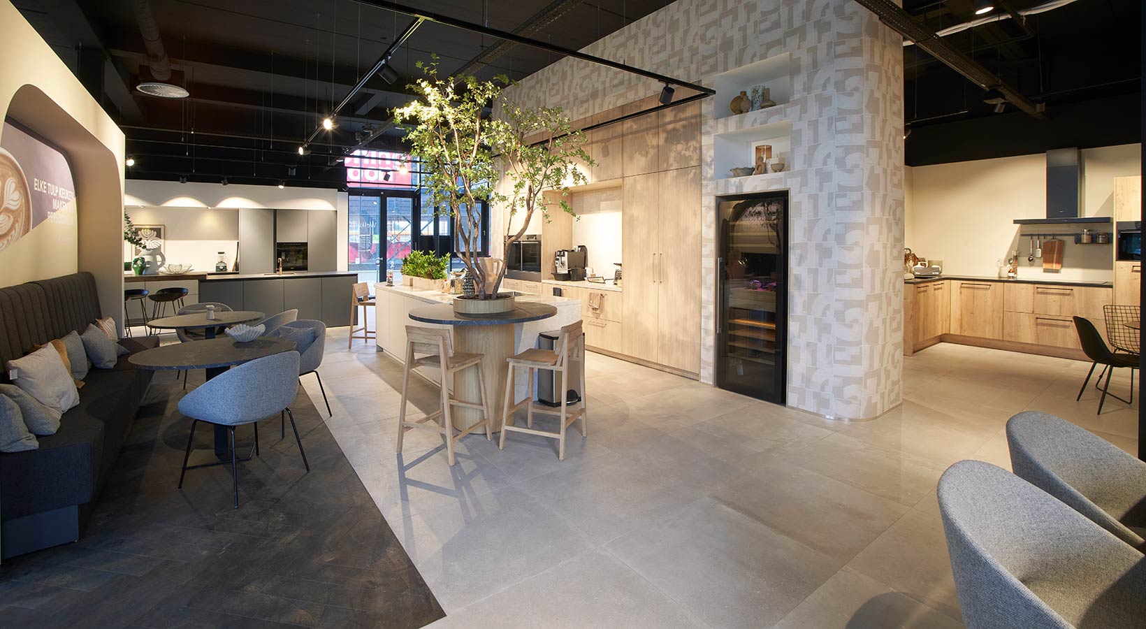 Ontdek de laatste trends in keukens in deze nieuwe showroom, waar alle keukeninspiratie op je wacht